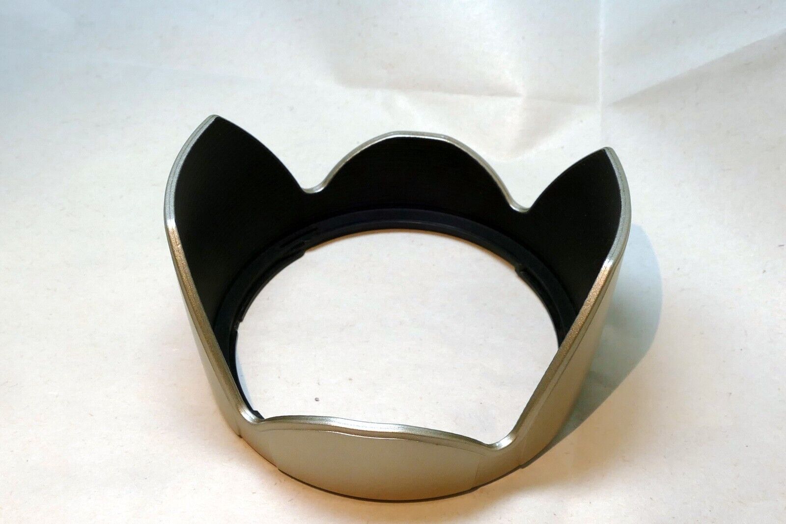 Tamron 104FH Lens Hood Shade for 28-200mm f2.8-5.6 DI  II - silver