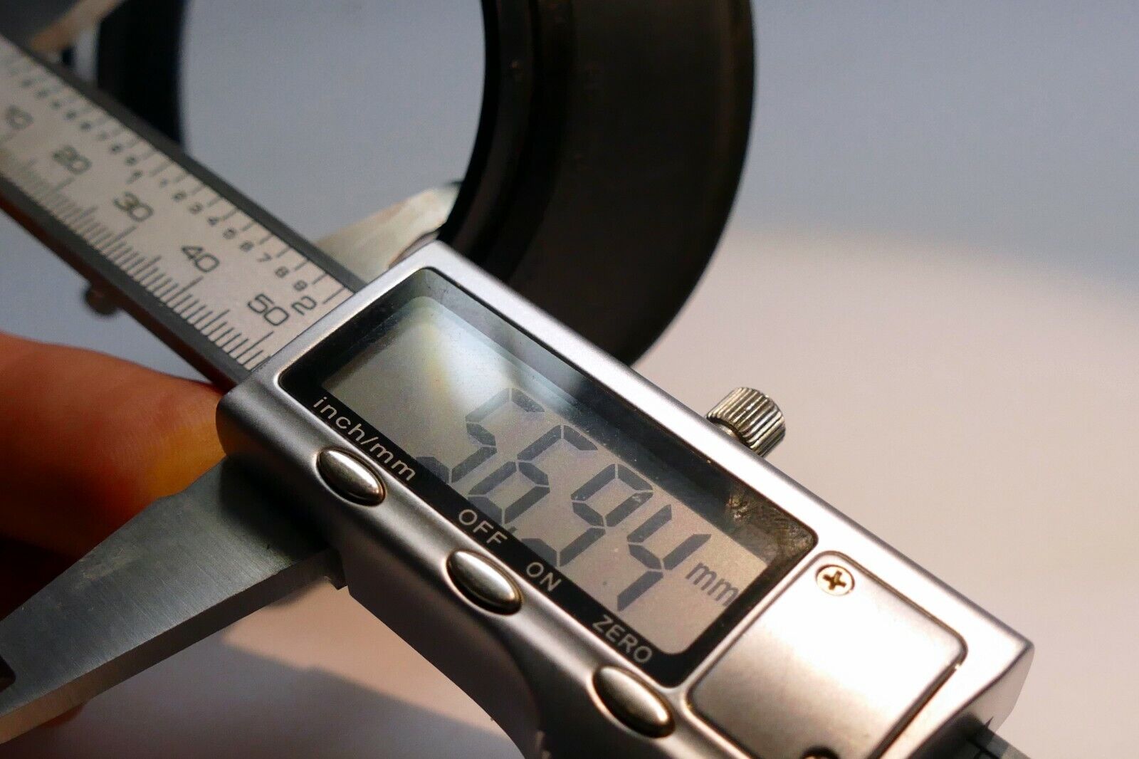 Olympus OM 35-70mm f4 lens hood shade for OEM Genuine rubber Zuiko f4.0 MF