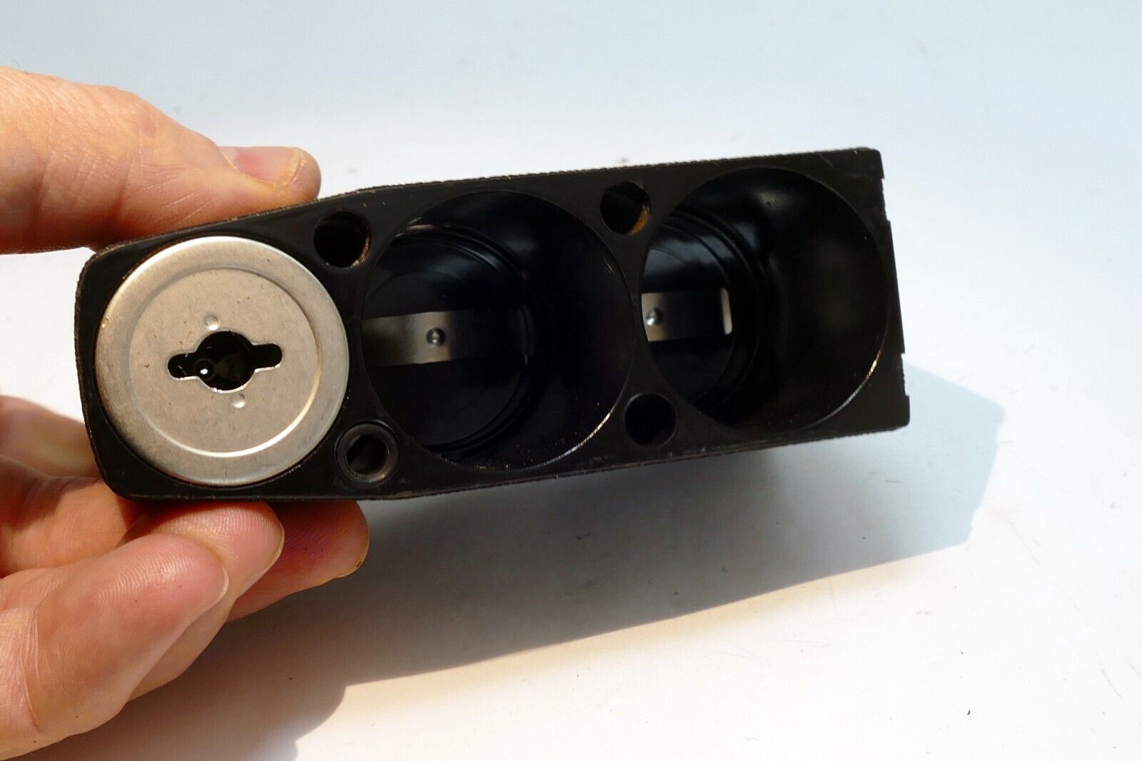 Hasselblad battery 46337 compartment for 500 EL X (missing plate on both sides)