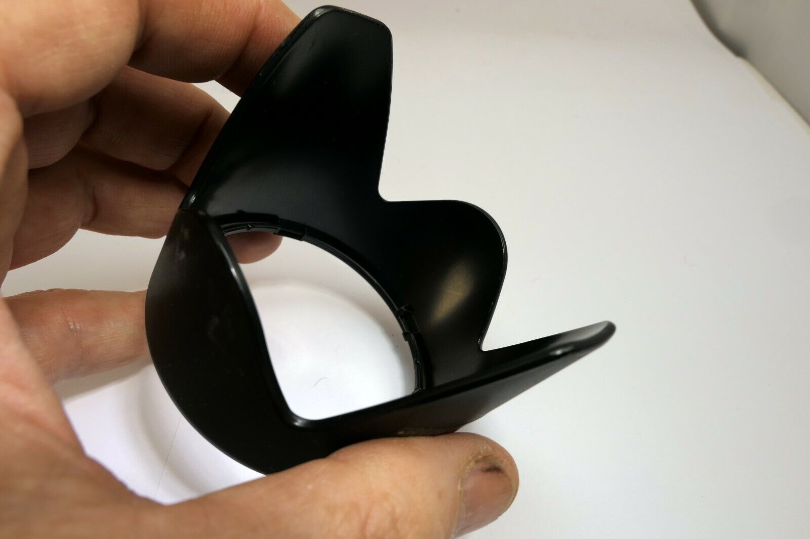 Lens Hood Shade 59mm ID unknown brand twist on type Telephoto