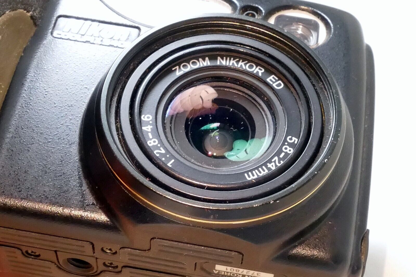 Nikon COOLPIX 5400 Digital 5.1MP Digital Camera Battery Included U284