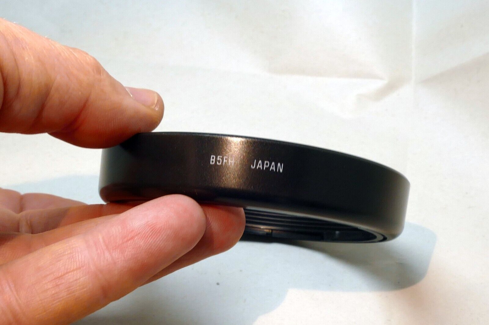 Tamron B5FH Plastic Lens Shade Hood for  28-200mm f3.8-5.6 AF (72mm)