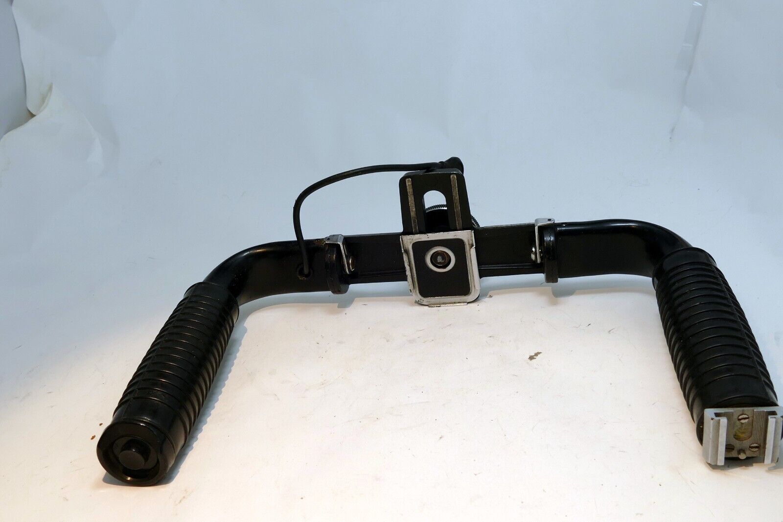 Hasselblad 46132 Double Dual Handgrip for 500 EL and EL/M Flash Bracket Shutter