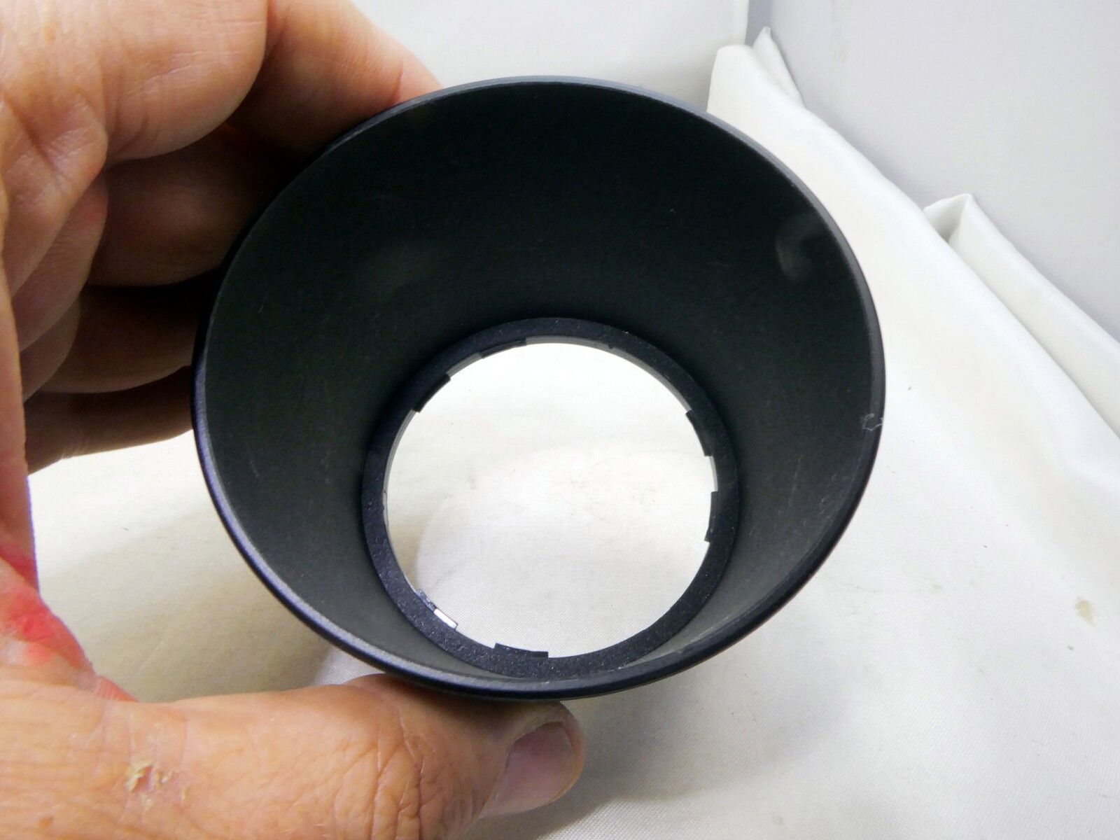 59mm ID Telephoto Plastic Lens Hood  twist on type (unknown brand)