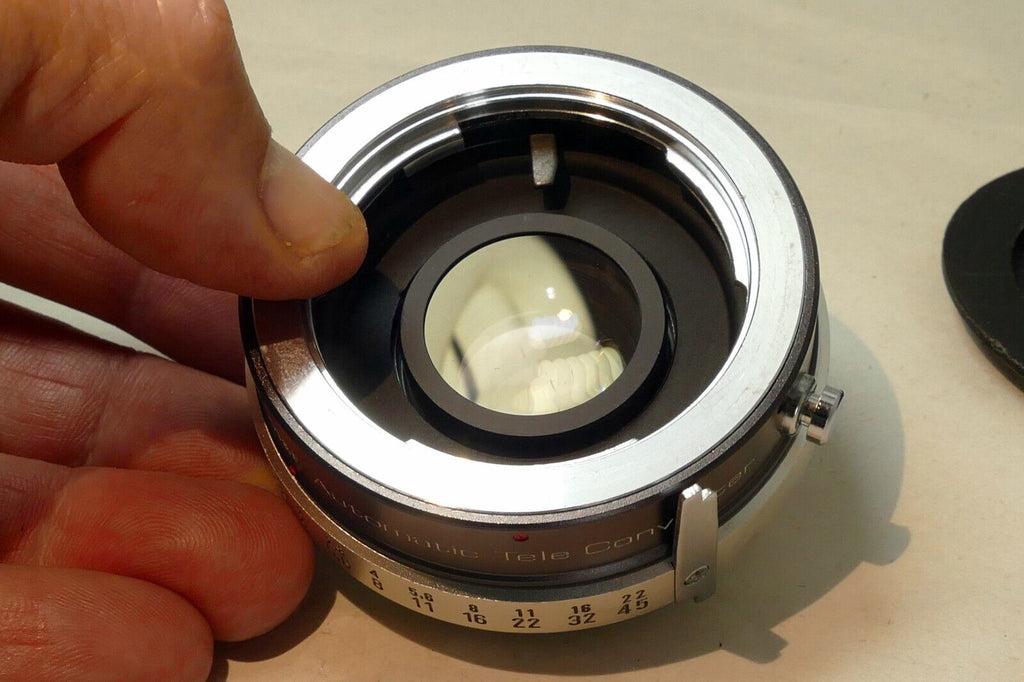 Vivitar 2X Automatic 2X-5 element Tele-Converter lens for Minolta MC