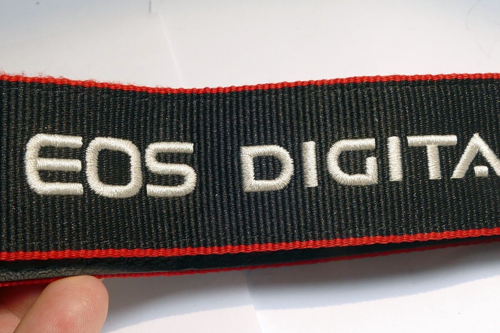 Canon EOS Digital Camera Neck Shoulder Strap Black-Red - Genuine T7 T8i
