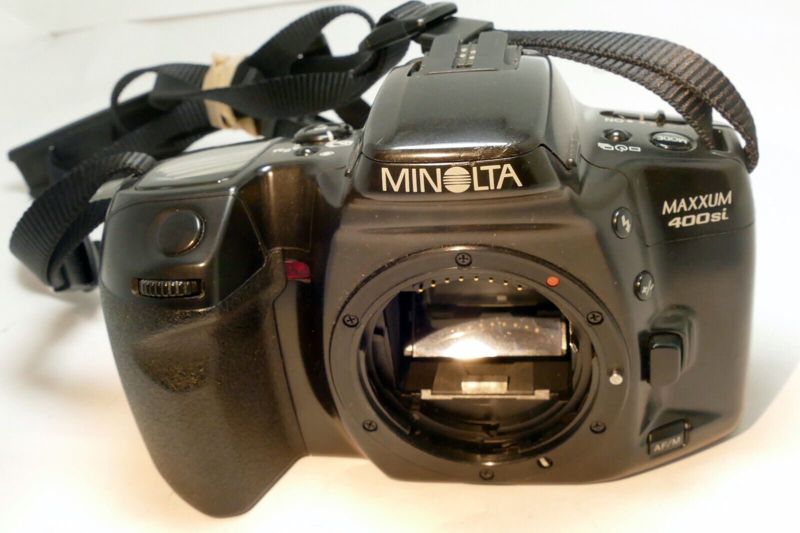 Minolta Maxxum 400si 35mm SLR Film Camera Body