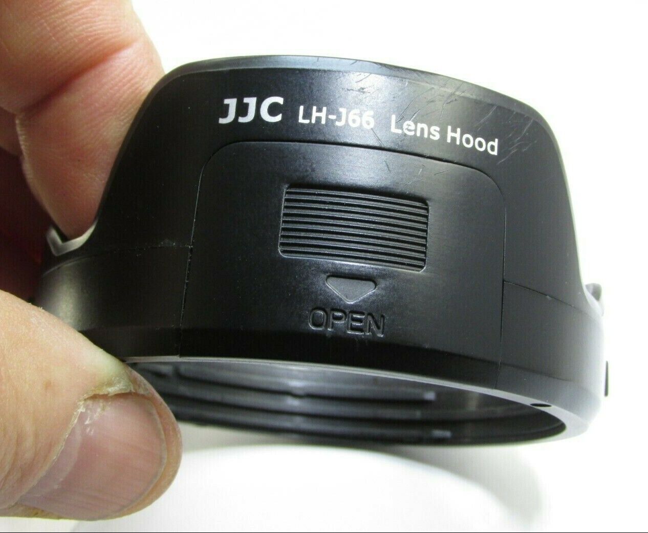 JJC Lens hood Shade LH-J66 for  Olympus M. Zuiko 12-40mm