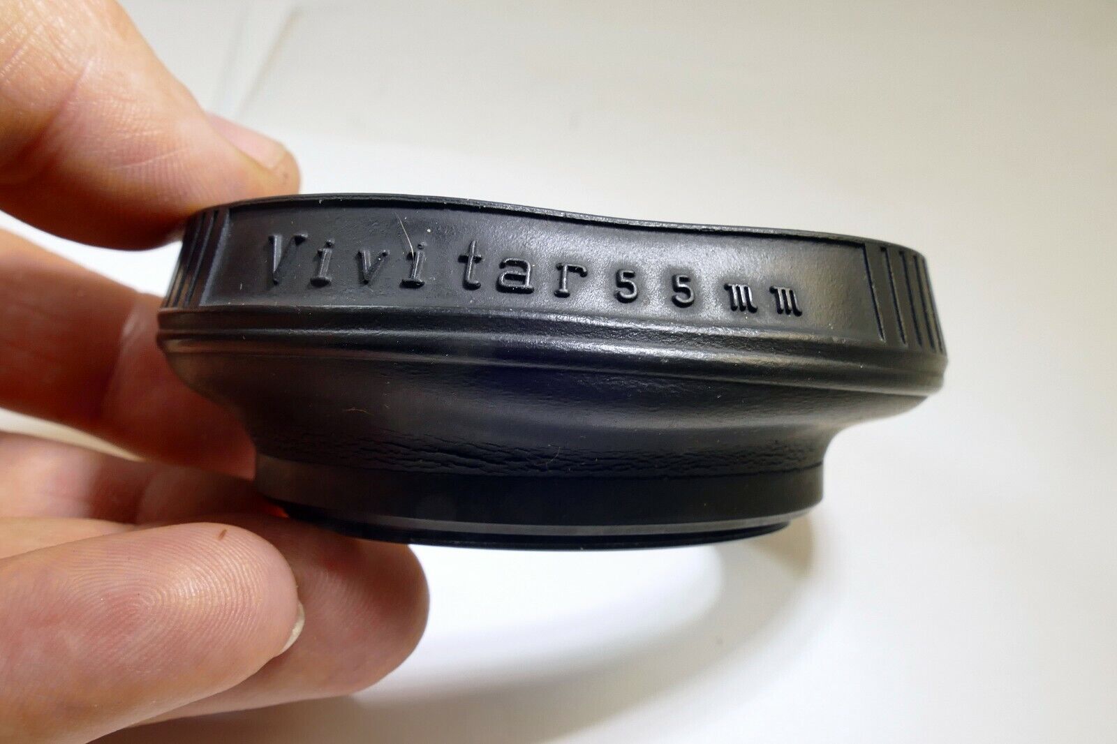 55mm screw in Vivitar Rubber Lens Hood Shade  (poor conditon)