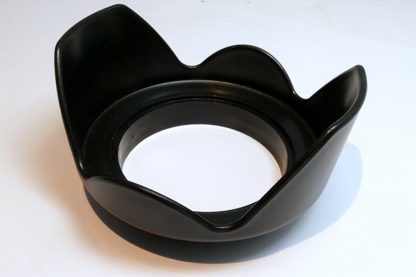 58mm Lens Hood Shade threaded plastic petal shaped  for 50mm 18-55mm