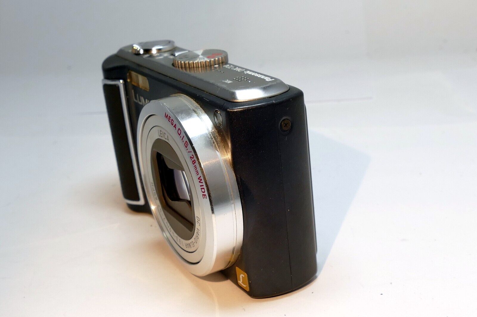 Panasonic LUMIX DMC-TZ4 8MP Digital Camera Leica 28mm Lens AS IS Parts UNTESTED