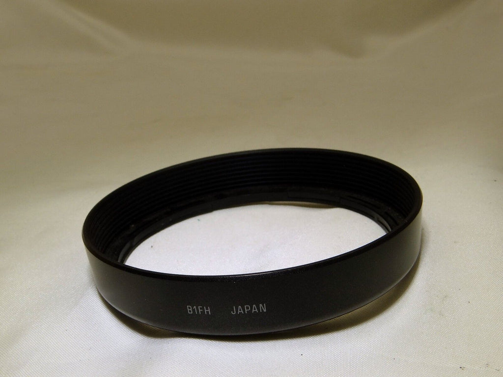Tamron B1FH plastic Lens Hood Made in Japan for  for 28-200mm f3.8-5.6 AF zoom