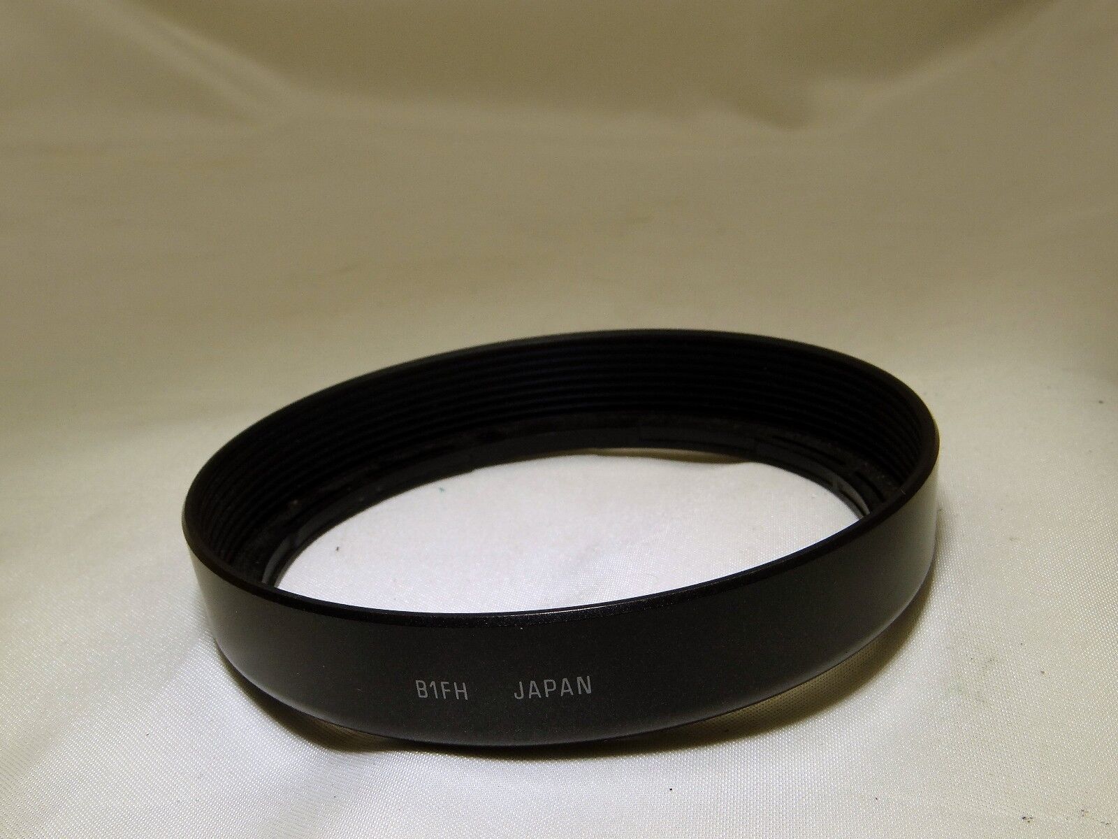Tamron B1FH plastic Lens Hood Made in Japan for  for 28-200mm f3.8-5.6 AF zoom