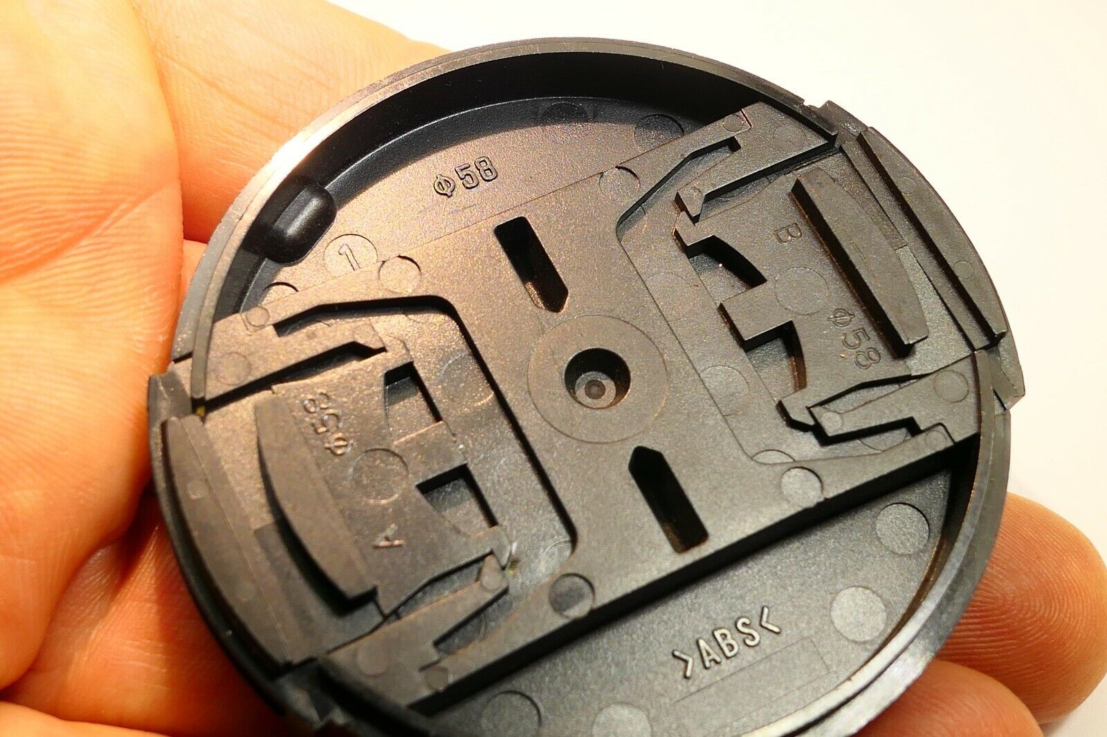 Fuji 58mm snap on type Lens Front Cap Finepix Fujinon  XT3/XT2/X-T20