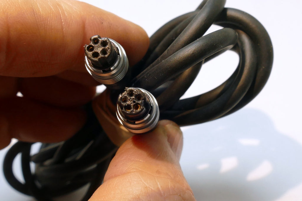 Olympus OM Film Camera System TTL Auto Cord Flash Sync Cable ( 2 meter- 5 pin)