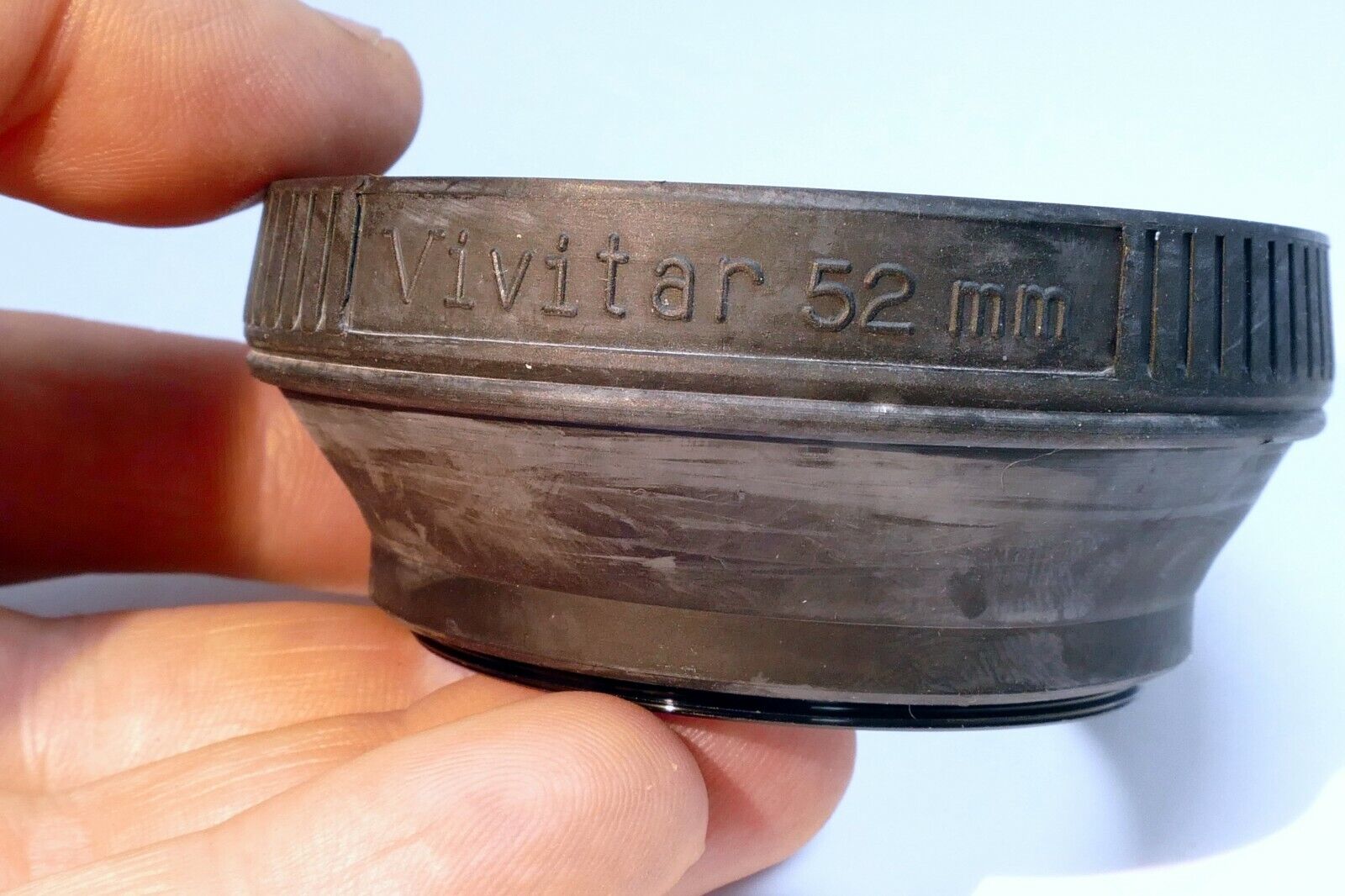 Vivitar 52mm RUBBER HOOD SHADE screw in type collapsible vintage for 50mm f1.8