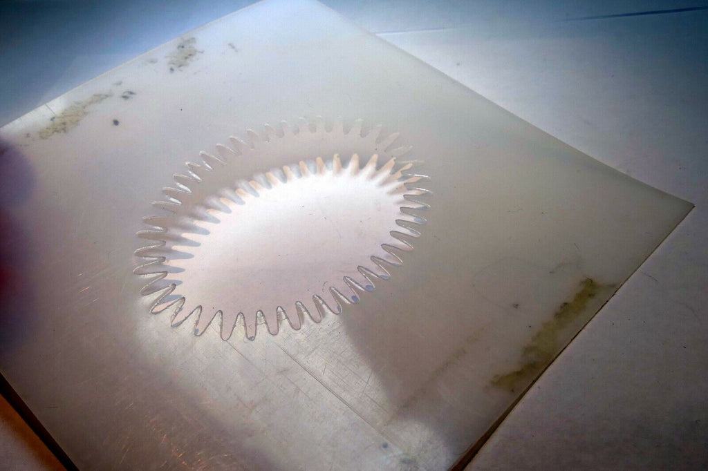 Lindahl Vignette White Mask 5X5" 2.5" Oval Portraiture white high key