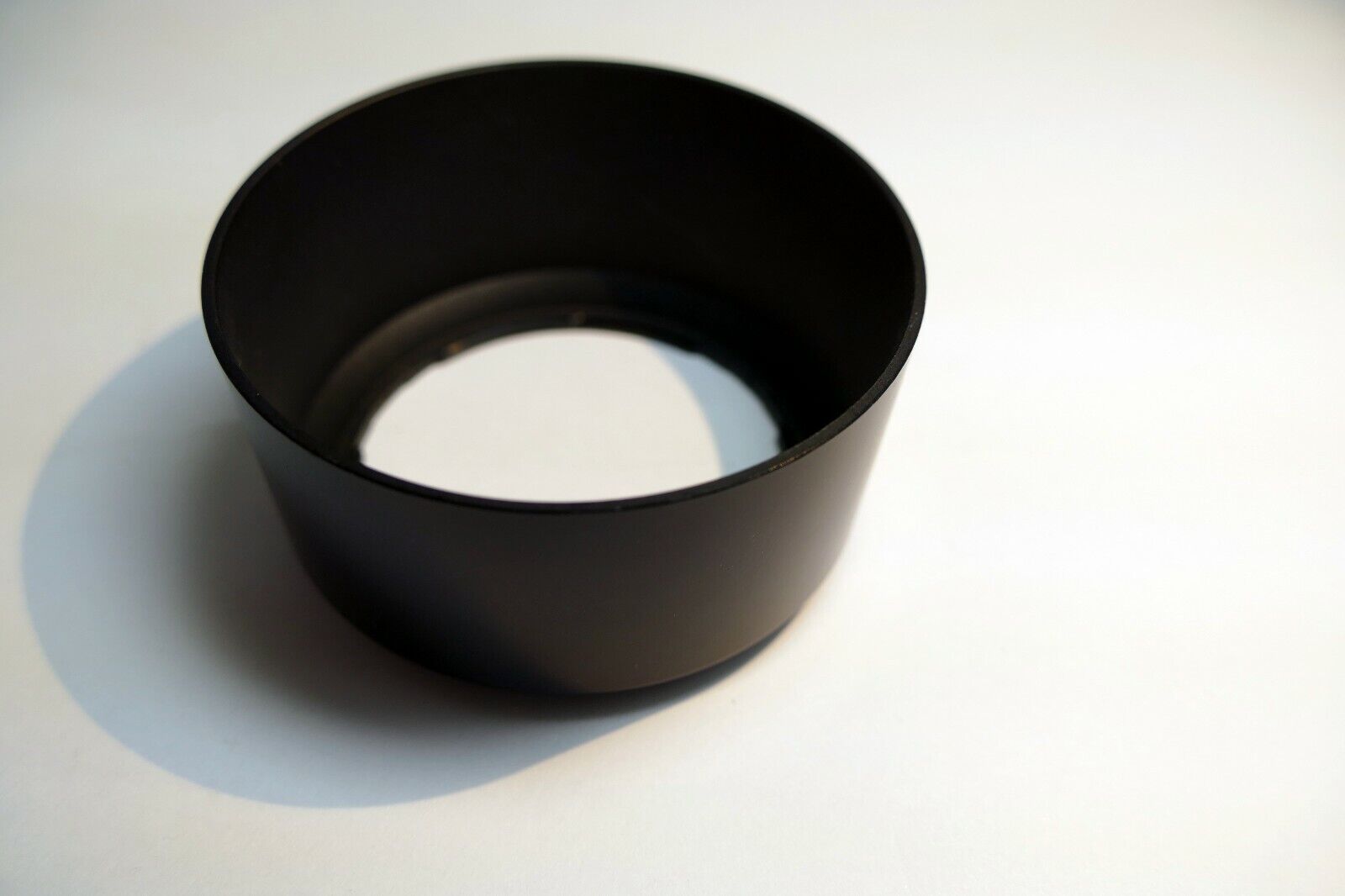 65mm ID plastic Lens Hood unknown brand  twist on type for telephoto