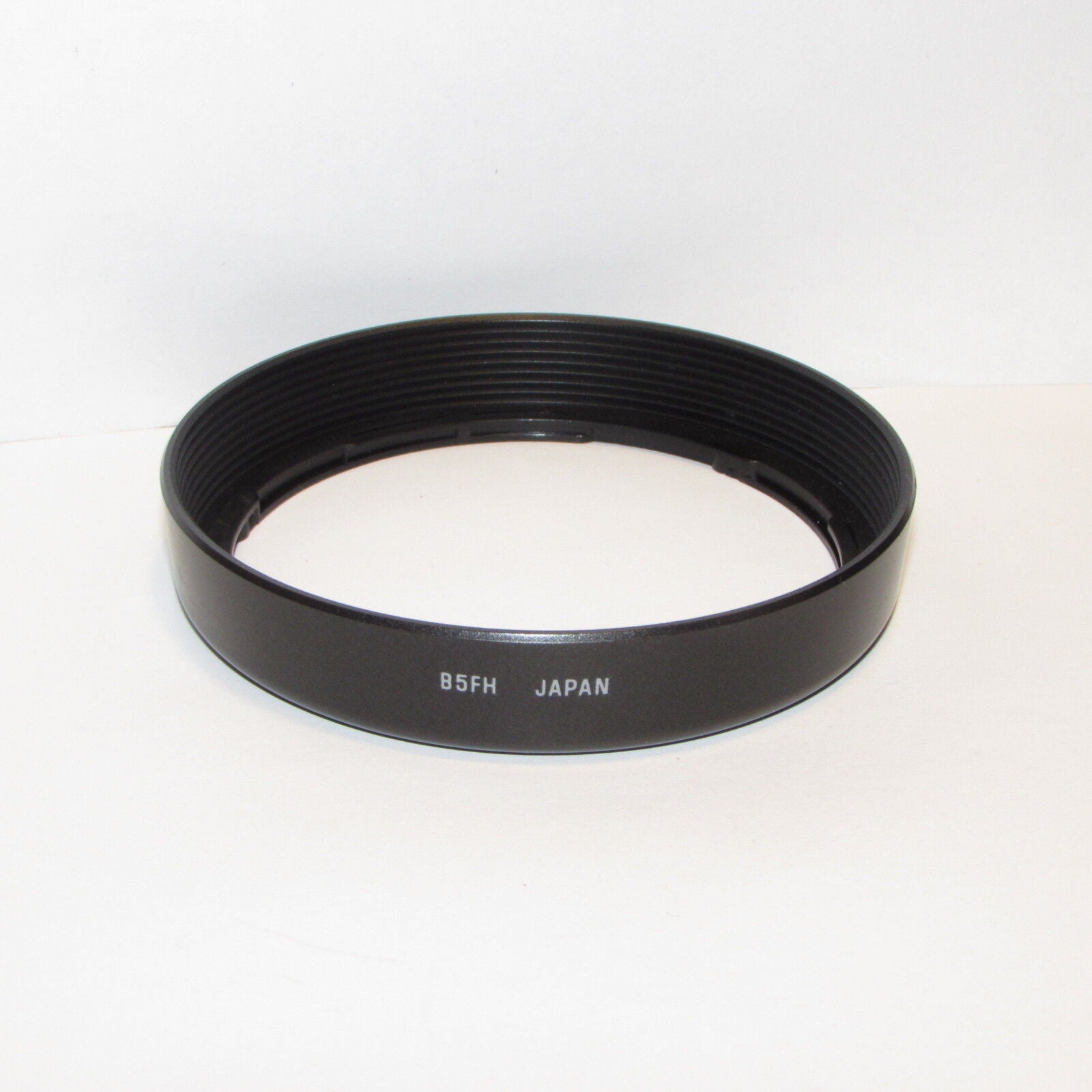 Tamron B5FH 75mm Lens Hood for 28-200mm f3.8-5.6 Non Super Adaptall